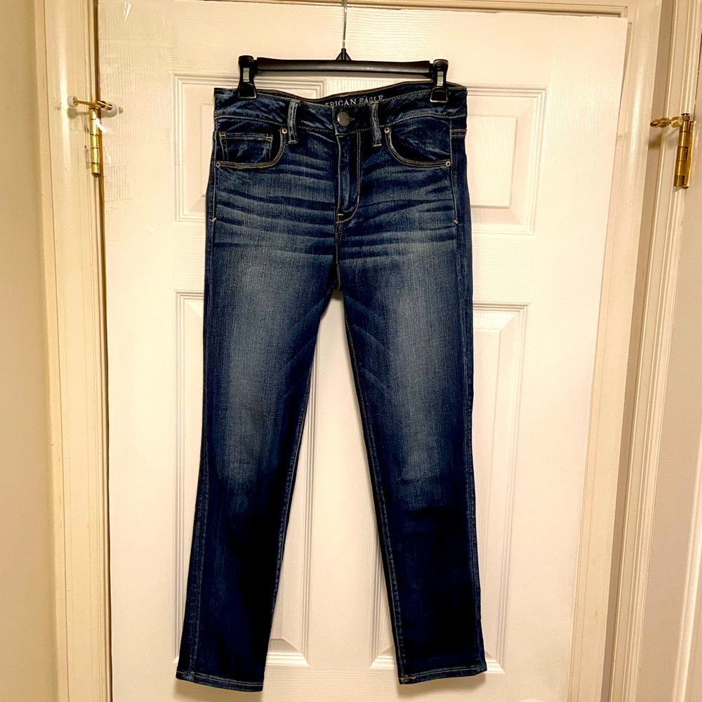 American Eagle skinny super stretch capris size 8 short